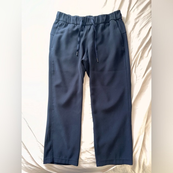 Like New! Lululemon On The Fly Jogger 23” Size 8- Black - Picture 3 of 9